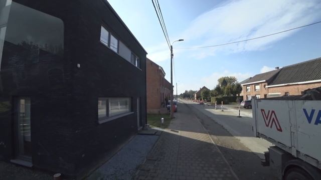 Никогда так не делай.Заехал в задницу и выехал благодаря опыту.Знаю куда руль крутить нужно. смотреть онлайн