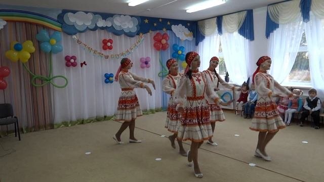 Чувашский танец (педагоги детского сада "Сказка" г. Цивильск)