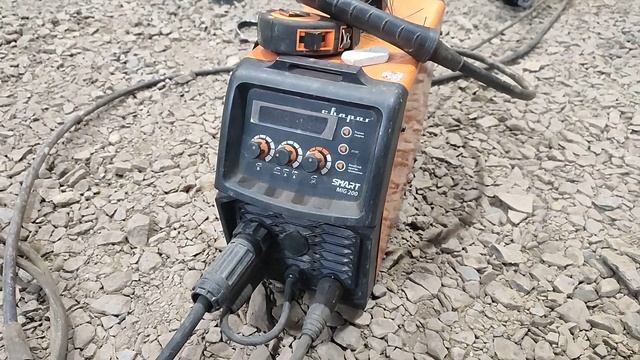 Полуавтомат Сварог реал миг 200 три года работы на заводе. Работает без проблем. смотреть онлайн