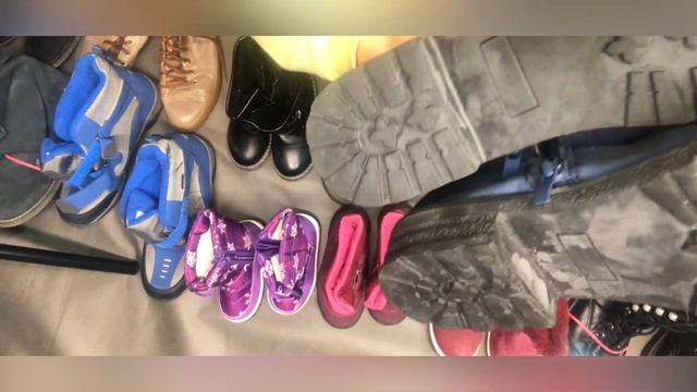 Обувь крем Деми до 39 разм, 17,5 кг, 25 пар , цена 9 евро/кг, Германия смотреть онлайн