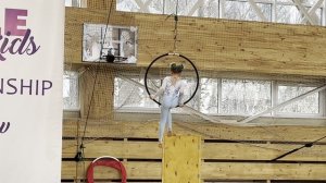 Выступление на соревнованиях по воздушной гимнастике 1