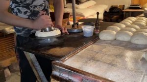 Легендарный Самаркандский хлеб в тандыре    Как выпекать 15000 хлеба в день.