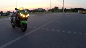Kawasaki ZZR 1400 TOP SPEED