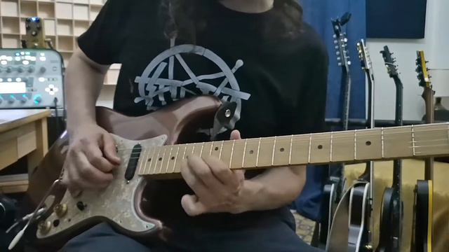 Melodic Solo - Fender Roadhouse Strat/ Seymour Duncan Blackout & Livewire Classics / Tsakalis SixBO смотреть онлайн