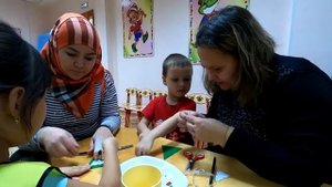 Ачинские дошкольники своими руками мастерят световозвращатели