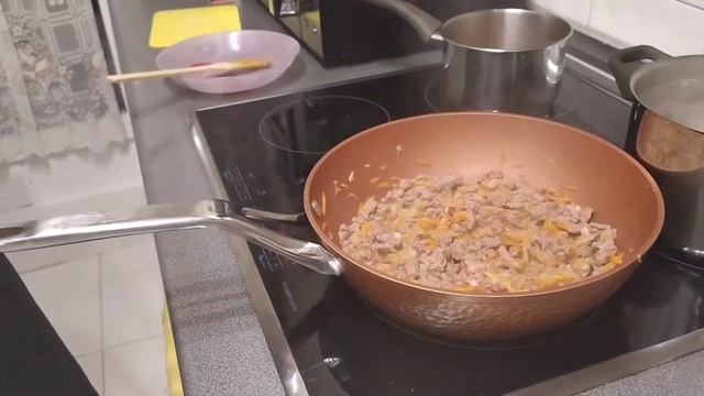 Паста болоньезе.