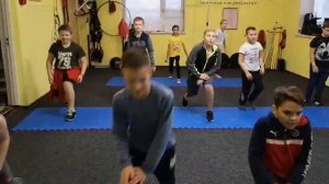 Детский фитнес. Упражнения с собственным весом.