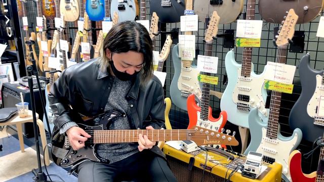 AssHの動くギターカタログ/Ibanez - AZ24047 BK ¥247,500 смотреть онлайн