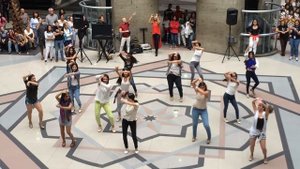 Flash Mob La Macarena Fusión- Flamenco Academia Adagio y Buleria