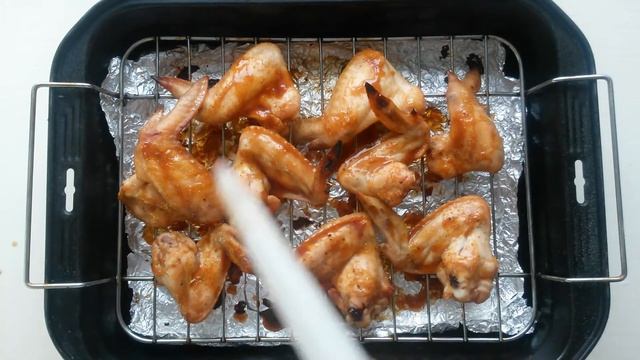 Как поливать мясо при запекании при помощи пипетки смотреть онлайн