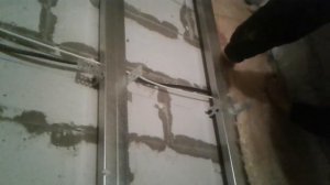 Монтаж гипсокартона на стены с помощью профилей. Шумоизоляция стен минеральной ватой