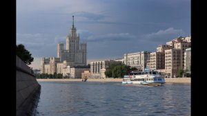 Космодамианская набережная у Большого Краснохолмского моста 2024г.