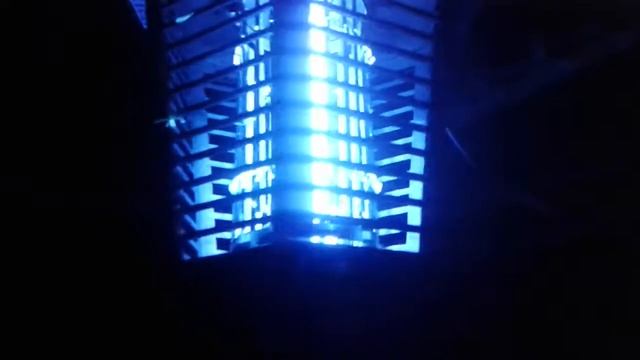 Фонарь ловушка для комаров смотреть онлайн