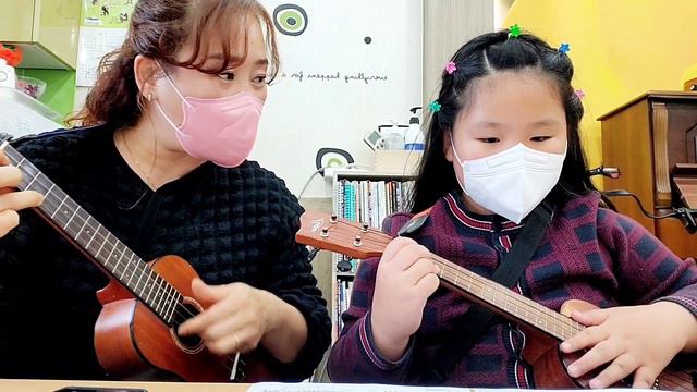 I Love My Body. 화사. 우쿨렐레. C F G7 D7.칼립소 리듬. смотреть онлайн