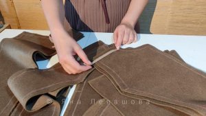 Киперной лентой можно укрепить горловину не только в трикотаже, но на пальто из двусторонней шерсти,