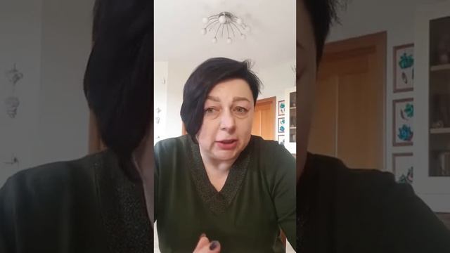 Разведенная женщина - завершить прошлые отношения, сформировать новые.