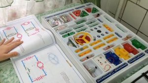 Обзор на электронный конструктор (знаток)