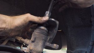 Замена задних тормозных колодок. Ford Galaxy 2011 Тормозные колодки