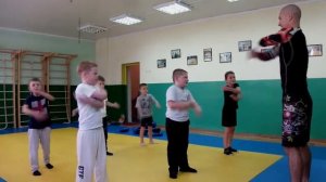 Тренировка по рукопашному бою: дети 5 - 7 лет