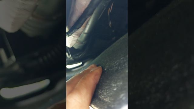 Як очистити водовідливну системи люка BMW 530D F11