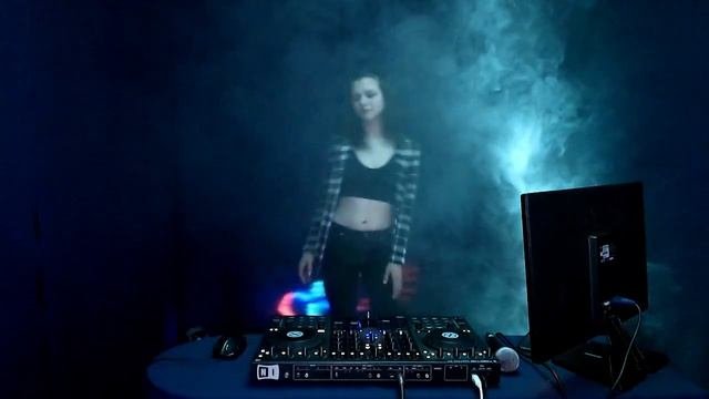 Обзор Native Instruments Traktor Kontrol S4 MIDI-контроллер пульт