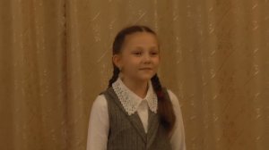 Стихотворение Александра Твардовского "Лес осенью" читает Лиза. Открытый урок 13.11.2020.