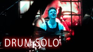 Павел Лохнин играет drum solo на концерте Dominia