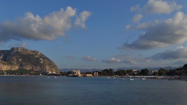 da Palermo a Milazzo passando da Monreale , Cefalù e le spiagge. Canon Legria GX10 e Gopro Hero9. смотреть онлайн