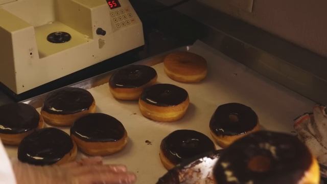 Not all donuts are doughnuts смотреть онлайн