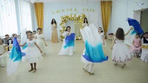 Танец с веерами вейлами. Музыкальный руководитель Федина О.Н.
