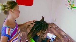 Как делают дреды. Making dreadlocks. Vietnam. Nha Trang