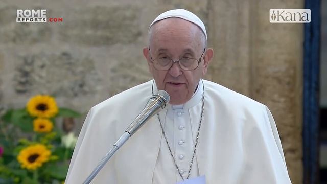 Папа Франциск посещает Ассизи смотреть онлайн