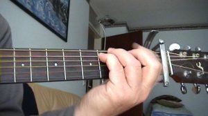 простая мелодия на гитаре..