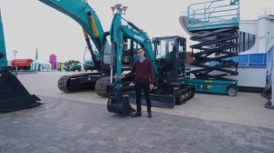 Мини-экскаватор Sunward SWE35UF. Масса 3850 кг.