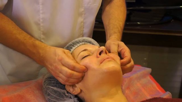 Эффективный антиэйдж массаж лица - разминание смотреть онлайн