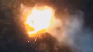 Красивая детонация боекомплекта в НАТОвской РСЗО, после прилета БПЛА-камикадзе «Ланцет»