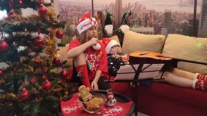 В этот Новый год всем нам повезёт I Новогодняя песня на гитаре