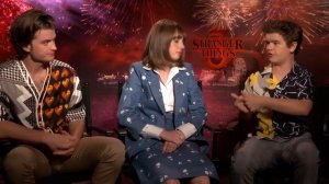 ОЧЕНЬ СТРАННЫЕ ДЕЛА ► |3 СЕЗОН| КАСТ "ЖЕВАННАЯ ЖЕВАЧКА ИЗ 80-Х" (НА РУССКОМ)