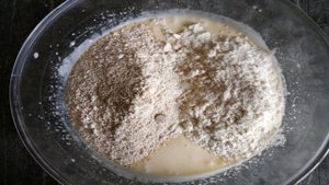 Пирог с яблоками и фундуком