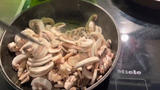 Вкуснейшая запеканка с беконом, шампиньонами и картошечкой