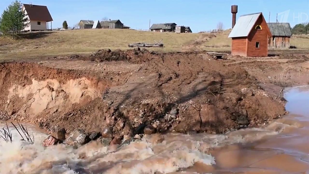 В Новгородской области десятки деревень и поселков оказались отрезаны от большой земли паводком