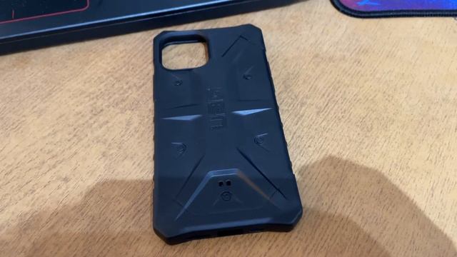 Чехол UAG Pathfinder для iPhone 12/12 Pro. Плюсы и минусы смотреть онлайн