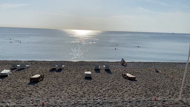 А МЫ НА МОРЕ! ГРАНАТЫ НА ГОЛОВУ ПАДАЮТ, КОШКА ЛЕЗЕТ В ДОМ НА КОЛЕСАХ | Irina Belaja смотреть онлайн