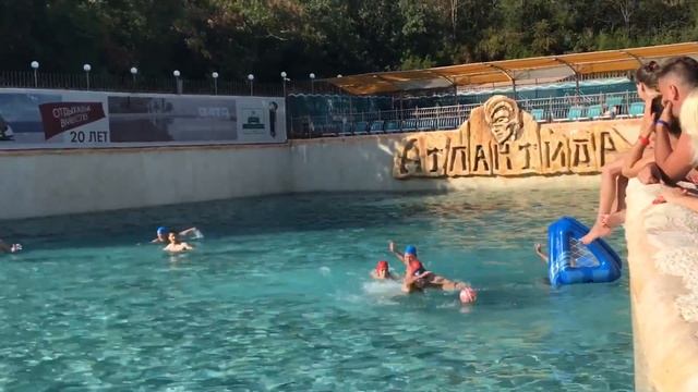 АКВАПАРК АТЛАНТИДА / В ШОКЕ ОТ ПРАВИЛ / веселело отдохнули в Ялте / ИГРА В ВОДНОЕ ПОЛО / выходные смотреть онлайн