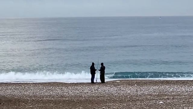 Морской шум. Рыбаки. Анталия/море в декабре. 4.12.2021#анталия#недвижимость#отдыхвтурции#турция