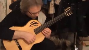 Оригинальная гитара работы мастера Сергея Пескова