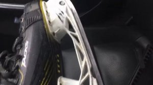 Разбитый стакан на коньках