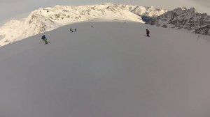 Ski run 32 on Rettenbach glacier in Soelden