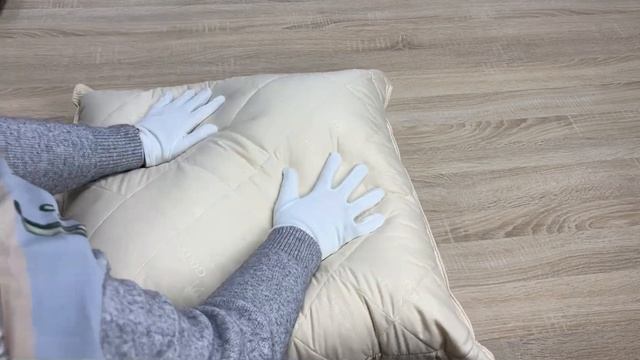 Распаковка подушки "Золотой верблюд" 70х70 от бренда Фабрика снов смотреть онлайн