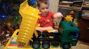 Bruder Toys. Самосвал MAN .